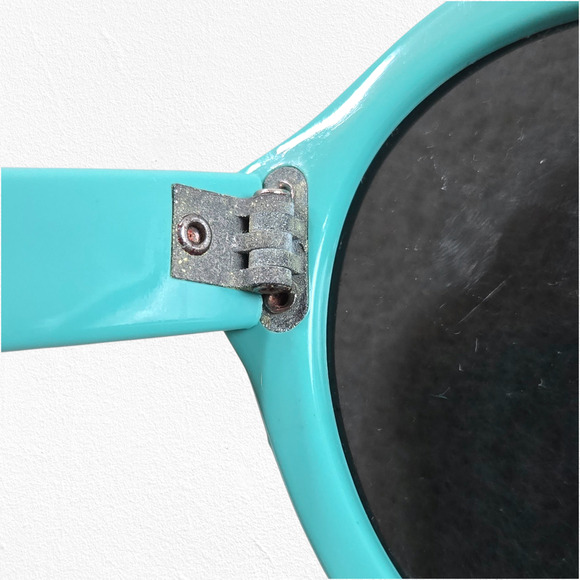 1960s Vintage Aqua Blue Mod Sunglasses Riveted Round Frame Retro Mod Eyewear - Picture 7 of 14